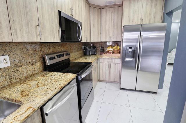 591 SE 5th St, Hialeah, FL 33010