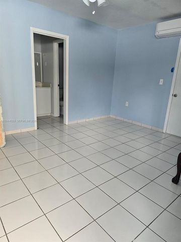 591 SE 5th St, Hialeah, FL 33010