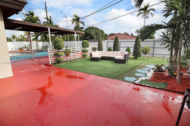 591 SE 5th St, Hialeah, FL 33010