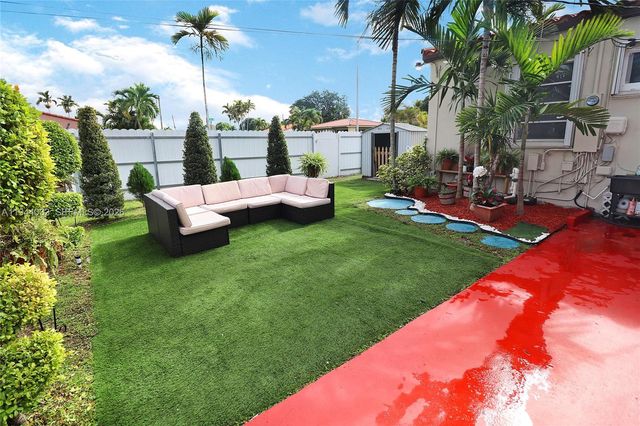 591 SE 5th St, Hialeah, FL 33010