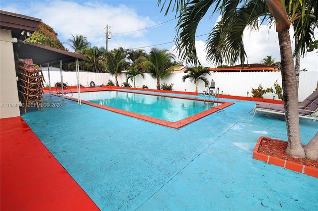 591 SE 5th St, Hialeah, FL 33010