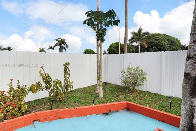 591 SE 5th St, Hialeah, FL 33010
