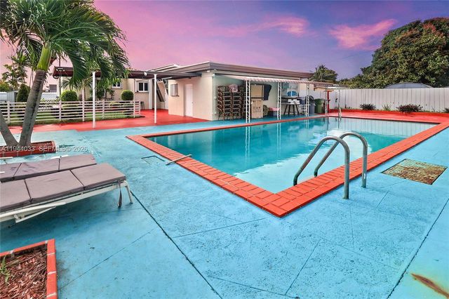 591 SE 5th St, Hialeah, FL 33010