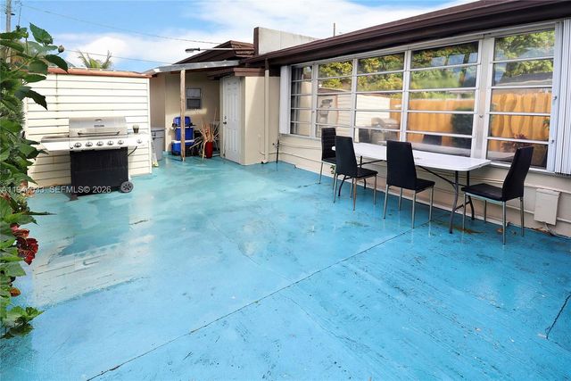 591 SE 5th St, Hialeah, FL 33010