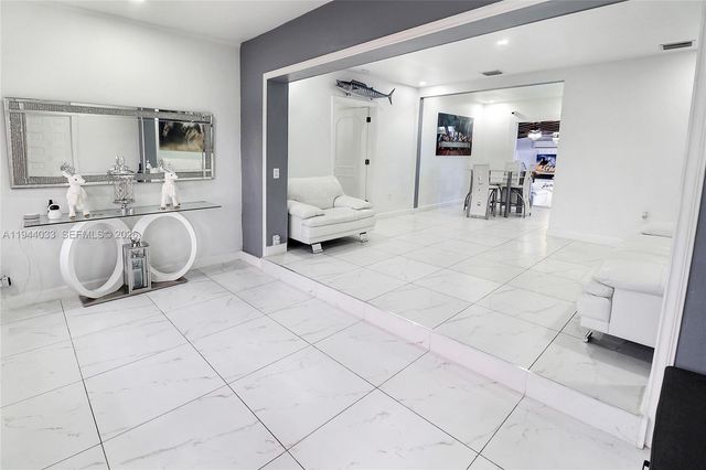 591 SE 5th St, Hialeah, FL 33010