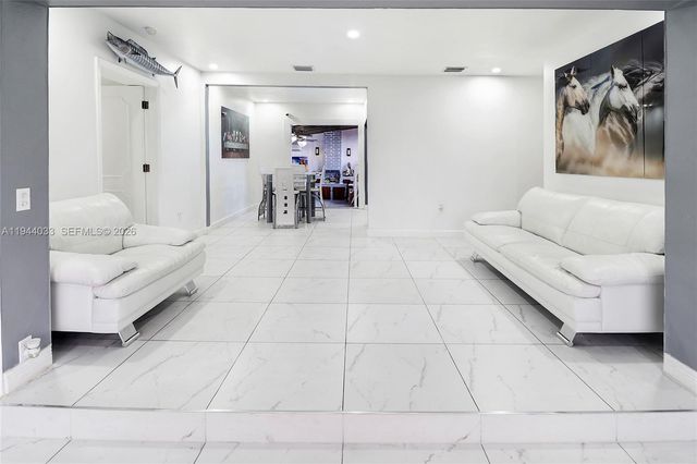 591 SE 5th St, Hialeah, FL 33010