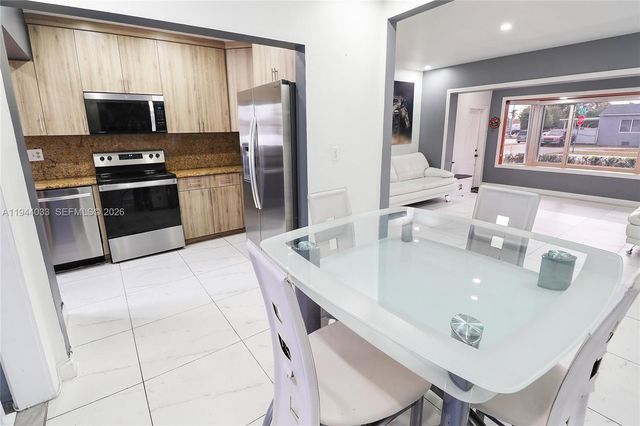 591 SE 5th St, Hialeah, FL 33010