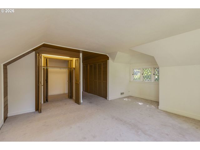 809 Ne JACKSON SCHOOL Rd, Hillsboro, OR 97124
