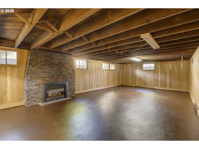 809 Ne JACKSON SCHOOL Rd, Hillsboro, OR 97124