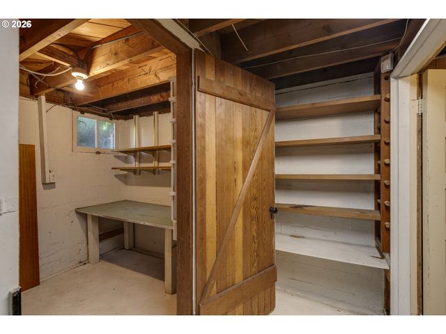 809 Ne JACKSON SCHOOL Rd, Hillsboro, OR 97124