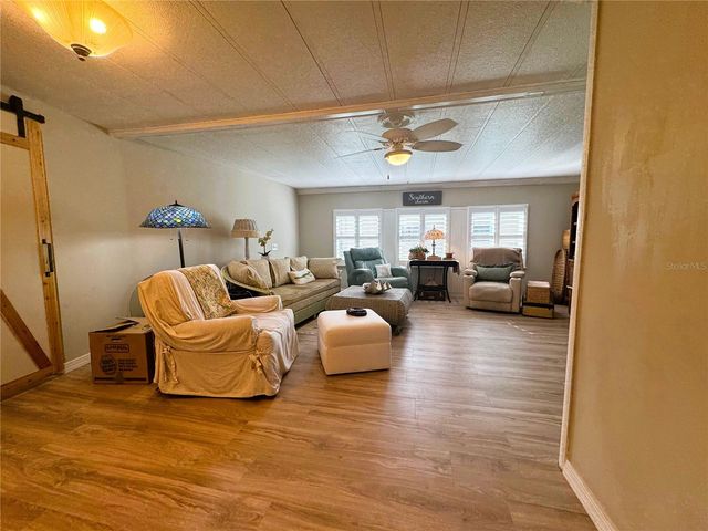 107 ROYAL PALM DRIVE, Leesburg, FL 34748