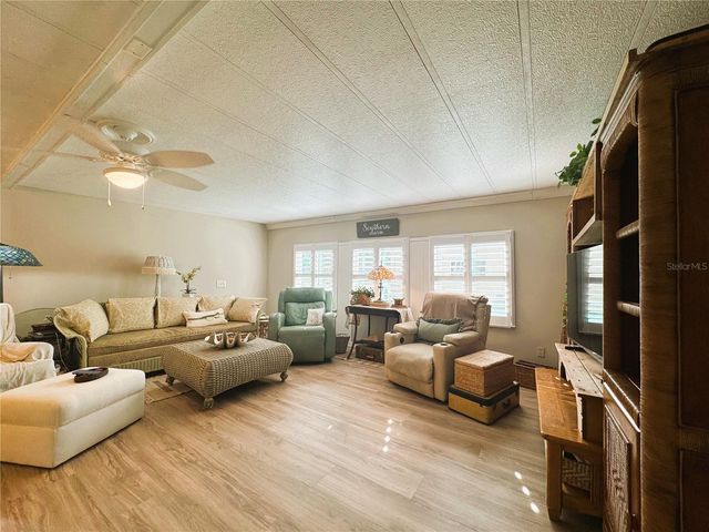 107 ROYAL PALM DRIVE, Leesburg, FL 34748