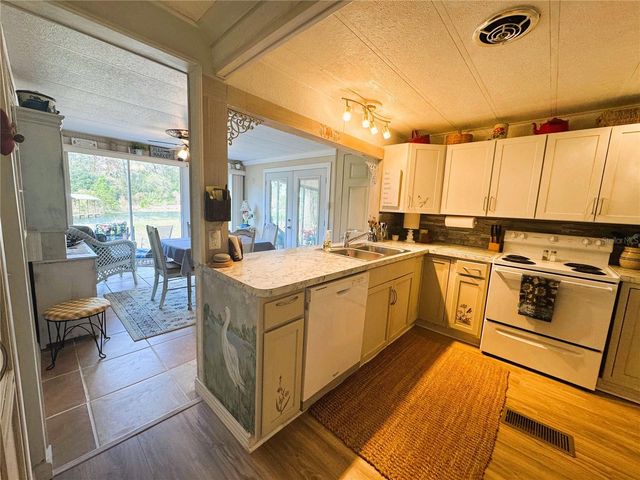 107 ROYAL PALM DRIVE, Leesburg, FL 34748