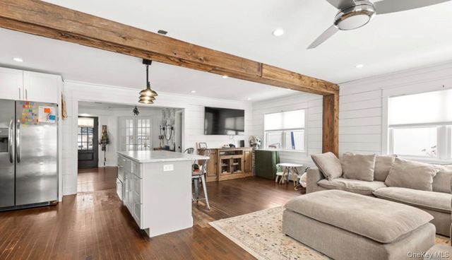 47 Smith Avenue, Islip, NY 11751