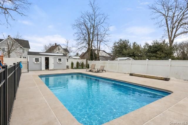 47 Smith Avenue, Islip, NY 11751