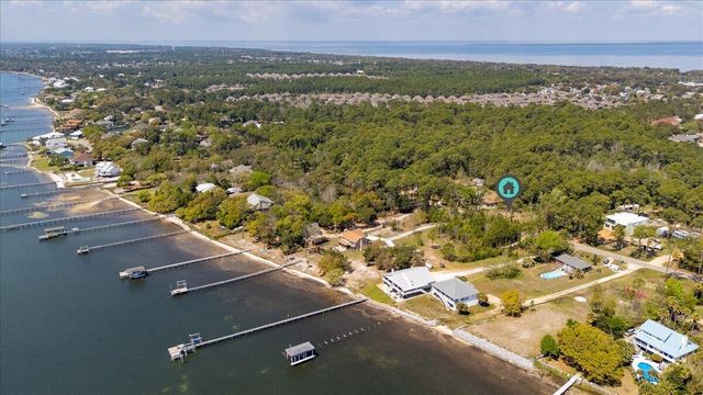 99-100 Soundside Drive, Gulf Breeze, FL 32563