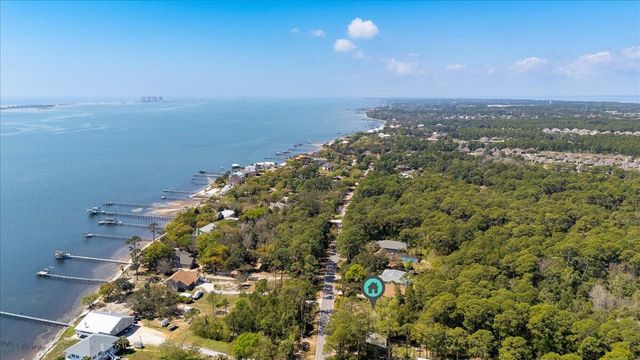 99-100 Soundside Drive, Gulf Breeze, FL 32563