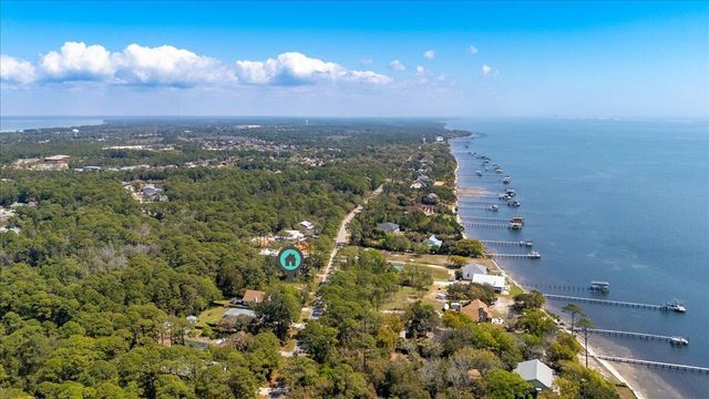 99-100 Soundside Drive, Gulf Breeze, FL 32563