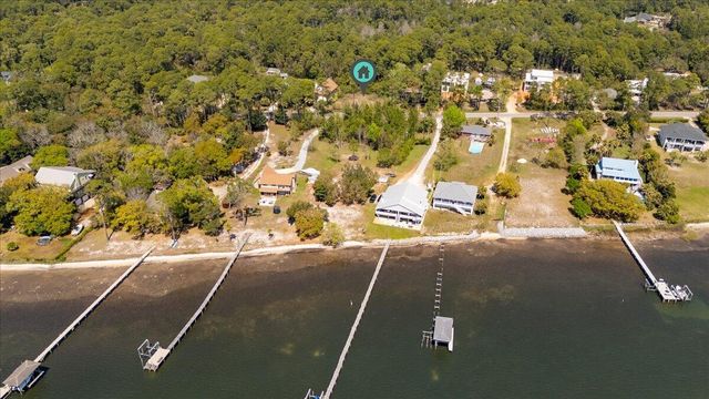 99-100 Soundside Drive, Gulf Breeze, FL 32563