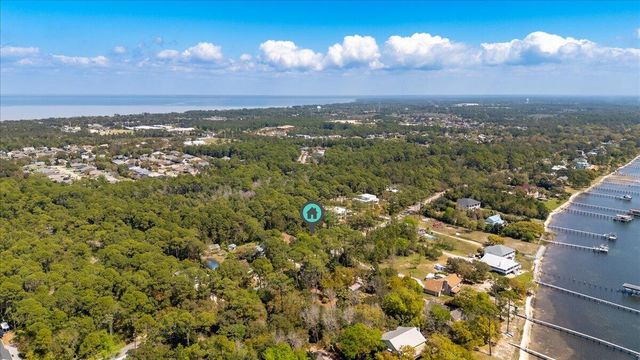 99-100 Soundside Drive, Gulf Breeze, FL 32563