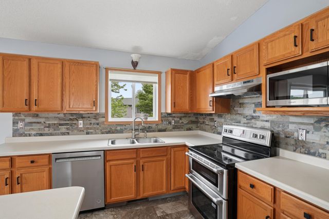 1719 Huntington Court, West Fargo, ND 58078