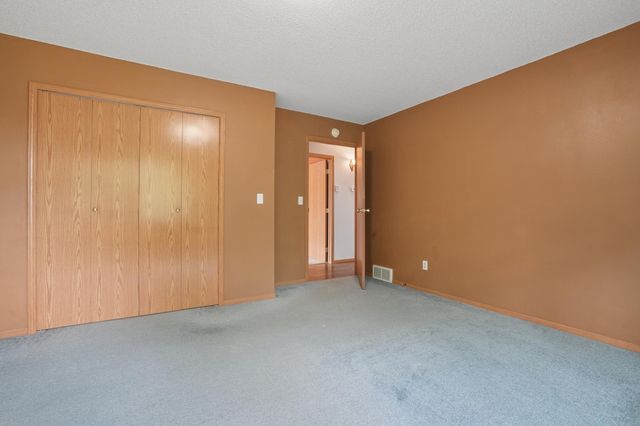 1719 Huntington Court, West Fargo, ND 58078