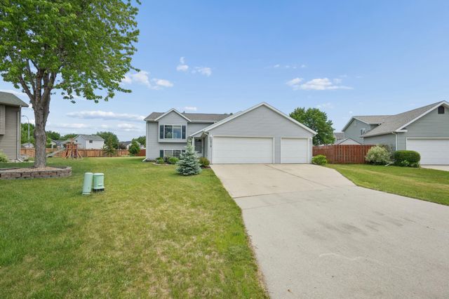 1719 Huntington Court, West Fargo, ND 58078