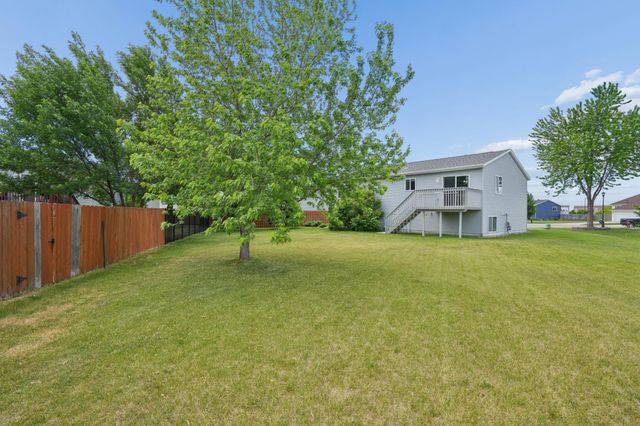 1719 Huntington Court, West Fargo, ND 58078