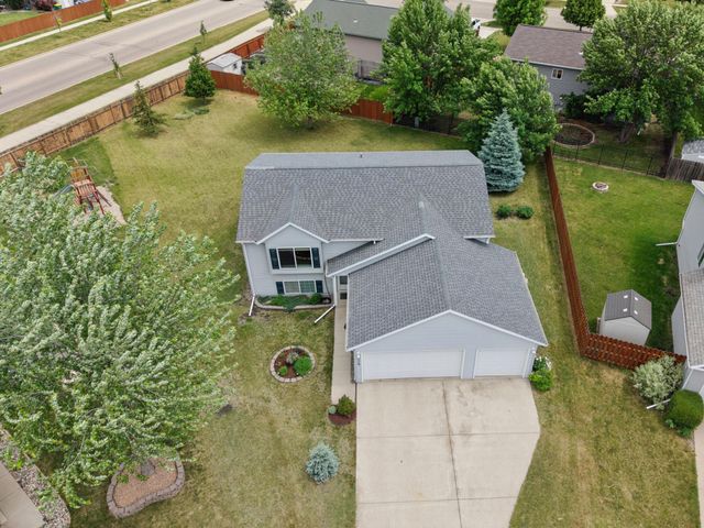 1719 Huntington Court, West Fargo, ND 58078