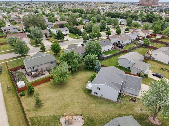 1719 Huntington Court, West Fargo, ND 58078
