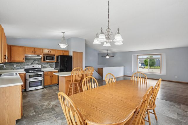 1719 Huntington Court, West Fargo, ND 58078