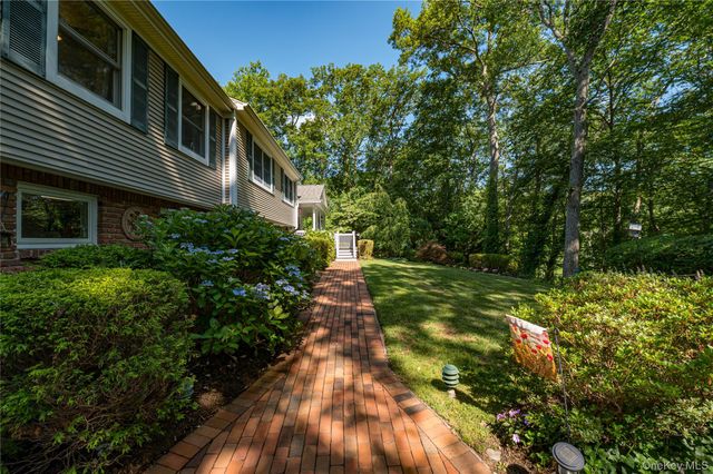 68 Bankside Drive, Centerport, NY 11721