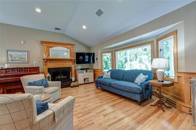 68 Bankside Drive, Centerport, NY 11721