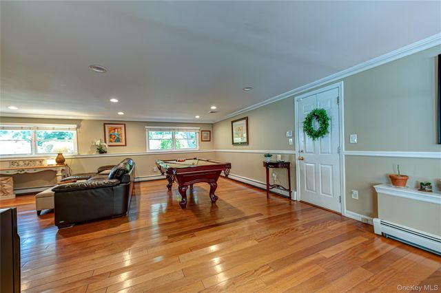 68 Bankside Drive, Centerport, NY 11721