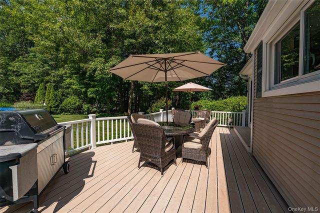 68 Bankside Drive, Centerport, NY 11721