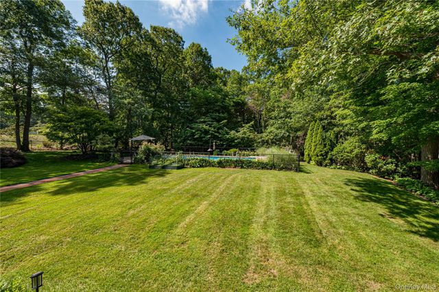 68 Bankside Drive, Centerport, NY 11721