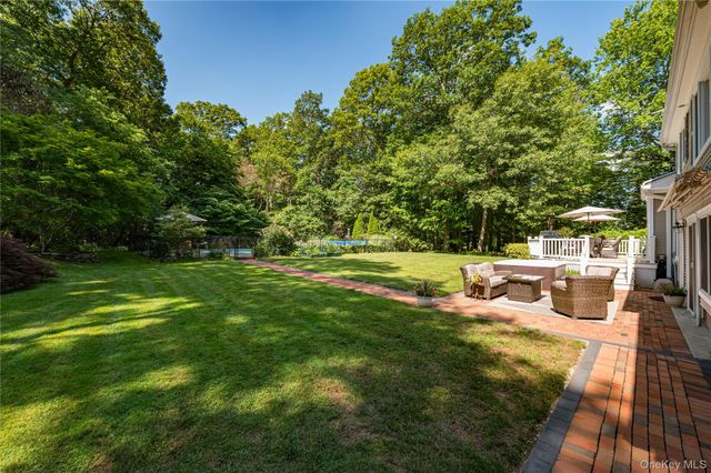 68 Bankside Drive, Centerport, NY 11721