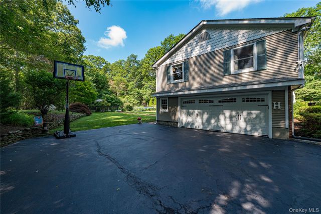 68 Bankside Drive, Centerport, NY 11721
