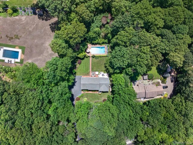 68 Bankside Drive, Centerport, NY 11721