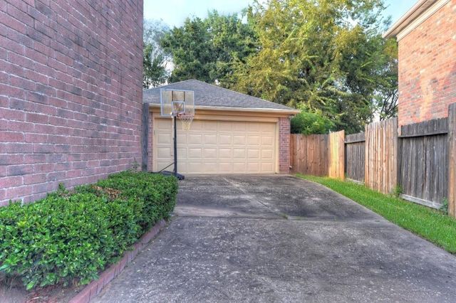 4423 Canadian River Drive, Sugar Land, TX 77478