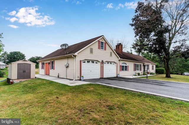 3049 SPRING RD, Carlisle, PA 17013