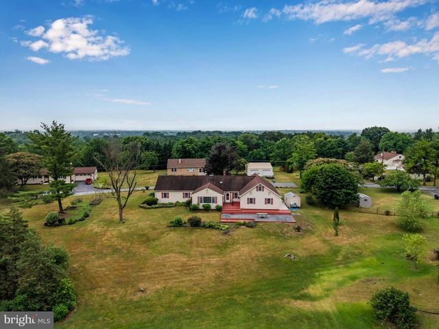 3049 SPRING RD, Carlisle, PA 17013