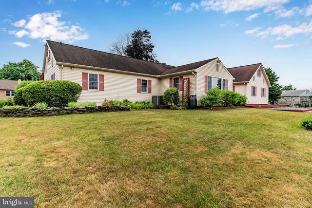 3049 SPRING RD, Carlisle, PA 17013