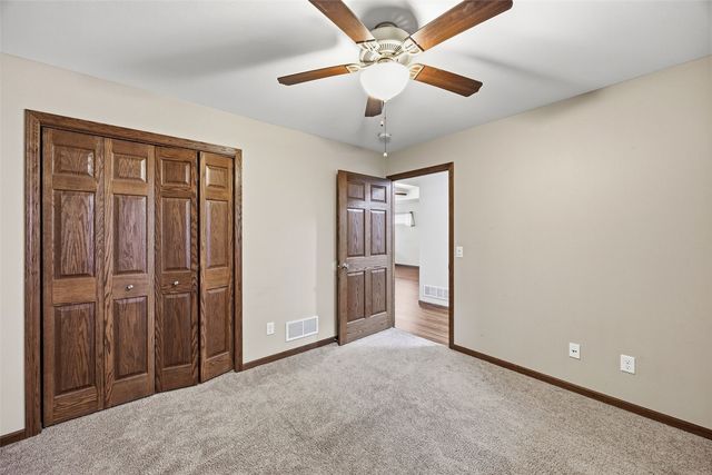 562 Meadow Oak Circle, Fairfax, IA 52228