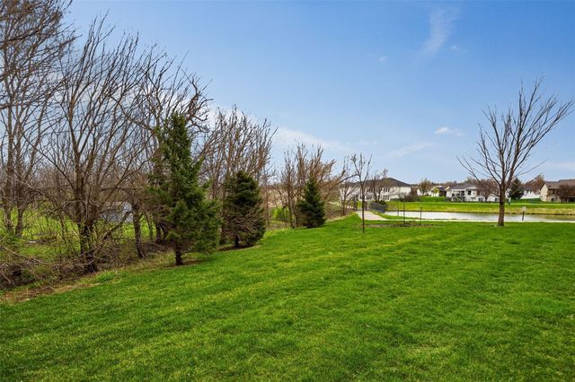 562 Meadow Oak Circle, Fairfax, IA 52228