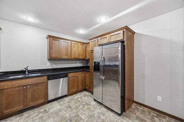 562 Meadow Oak Circle, Fairfax, IA 52228