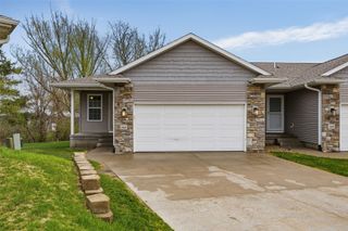 562 Meadow Oak Circle, Fairfax, IA 52228
