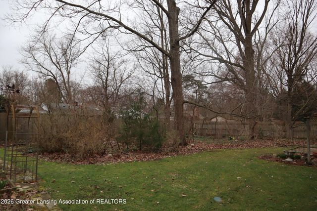 1639 Forest Hills, Okemos, MI 48864