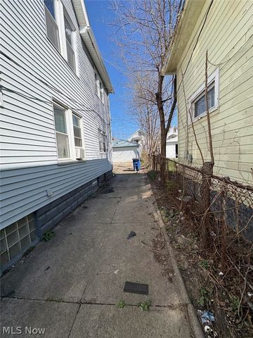 11817 Dove Avenue, Cleveland, OH 44105