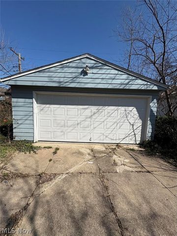 11817 Dove Avenue, Cleveland, OH 44105